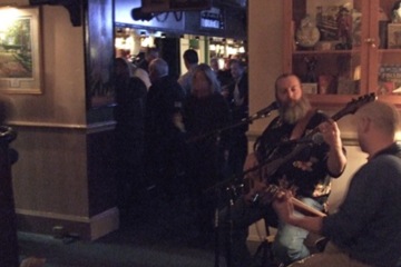 Mr. B's Lounge at Pinecrest Inn