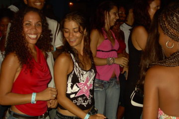 Brazil girls dancing