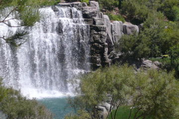 Wynn Las Vegas golf course - waterfall