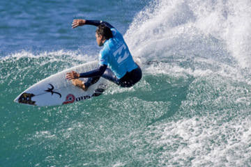 San Diego - surfer