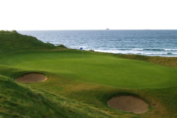 Tralee G.C. in Ireland - hole 16 green
