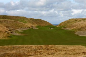Chambers Bay golf course - 10th hole