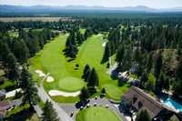 Twin Lakes Village GC: clubhouse