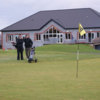 Kilrush GC: Clubhouse & #18