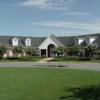 Willow Creek GC: clubhouse & putting green
